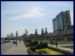 Niagara Parkway and Oakes Garden Theatre